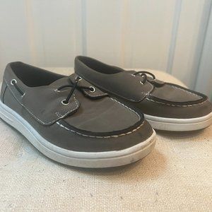 Children's Place boys grey slip on loafer shoes size 1